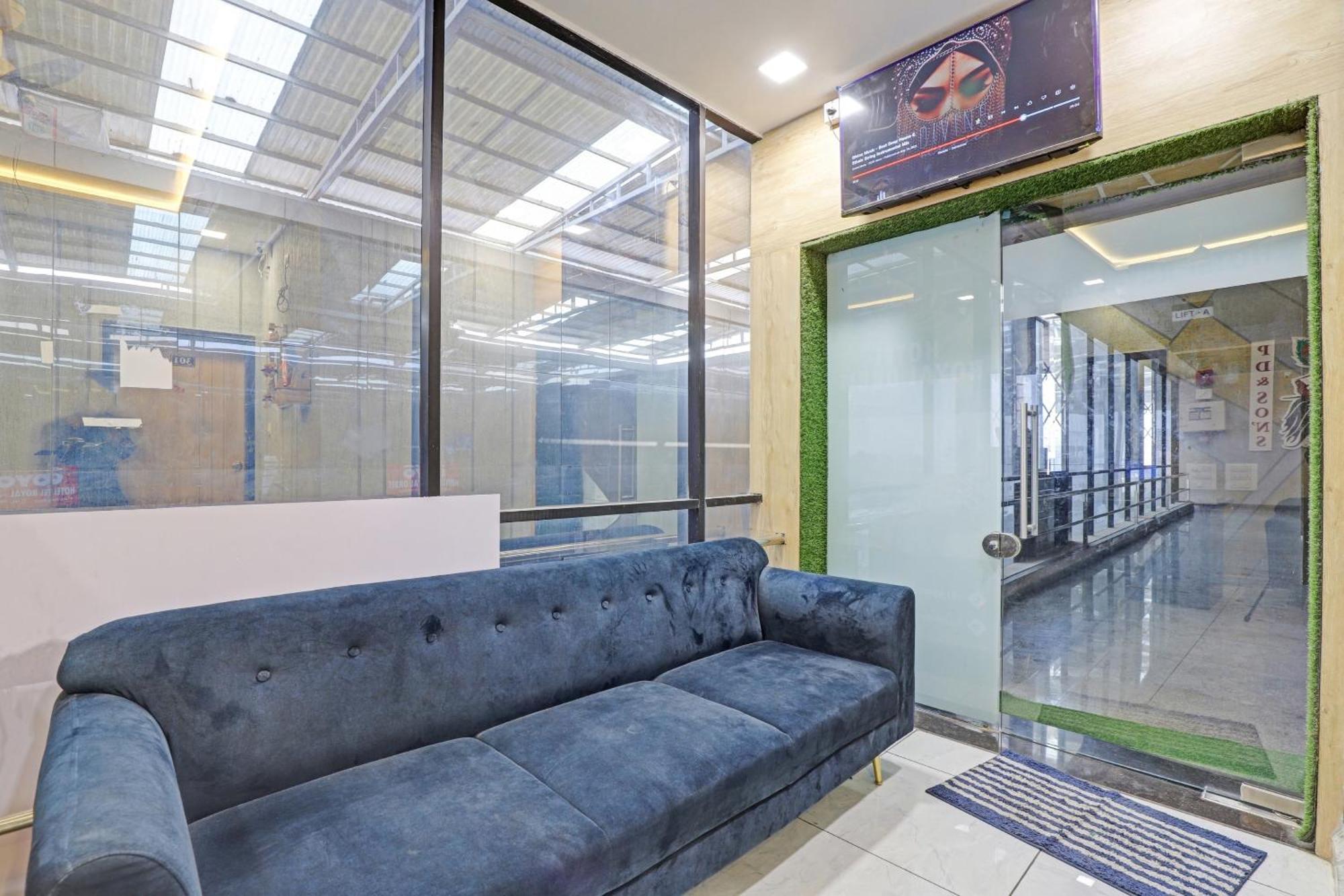Hotel O Royal Orbit 수라트 외부 사진